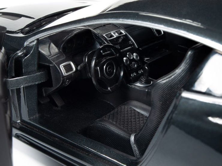 Round 2 Aston Martin DBS V12 Casino Royale Quantum Of Solace 1-18 011