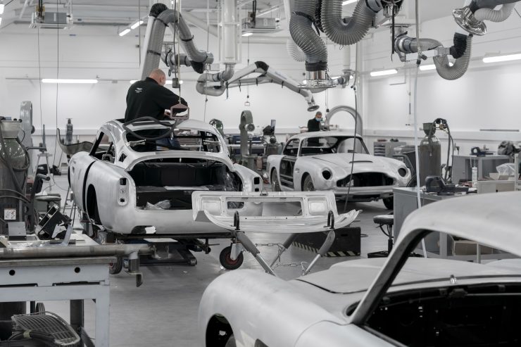 aston-martin-db5-goldfinger-continuation03-jpg.