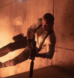xl_james_bond_nttd_opener_b25_38561_2009110910_id_1319173.jpg-1640x551