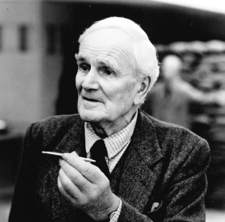 GoldenEye Desmond Llewelyn Q